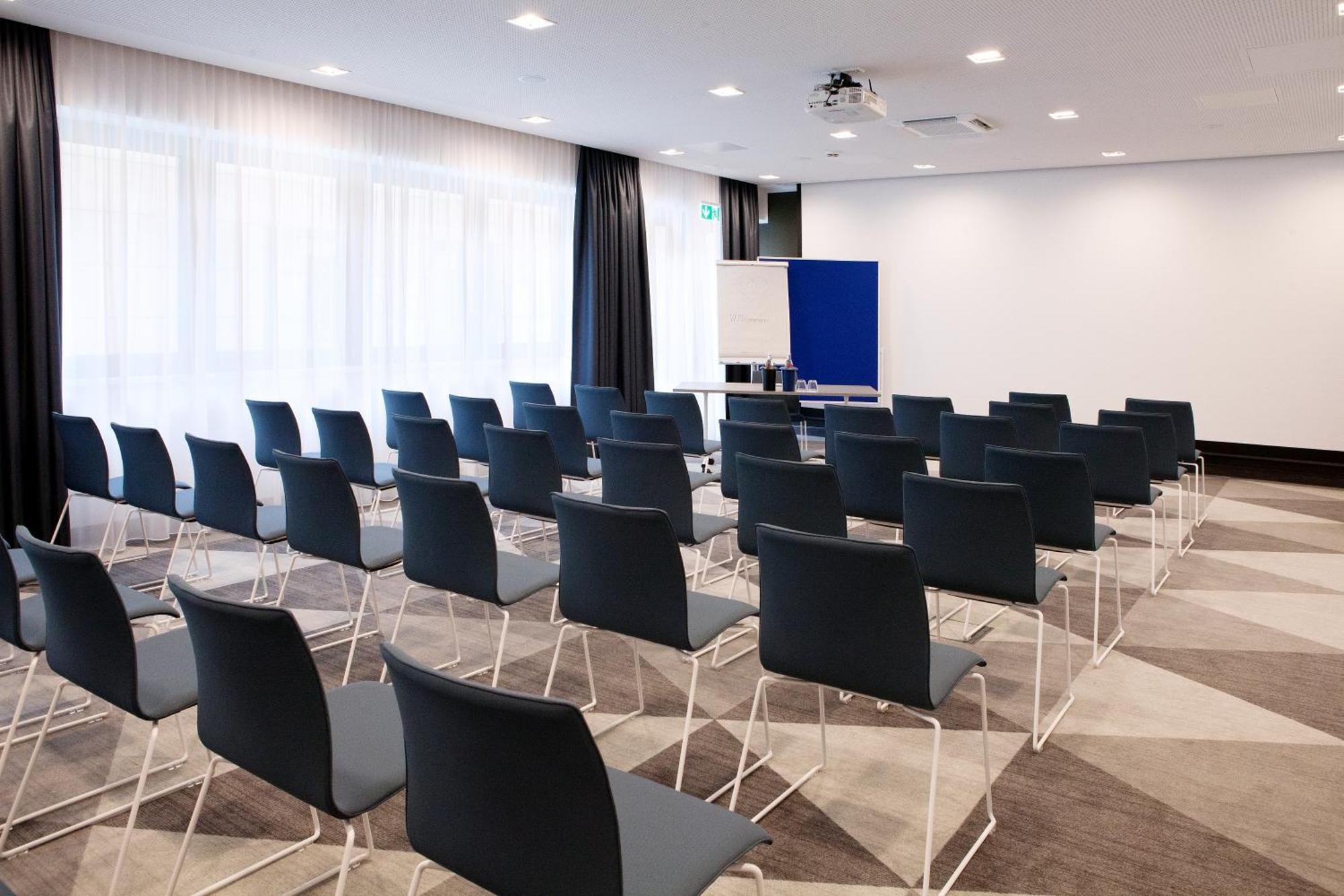 Holiday Inn Express Fuerth By Ihg Exterior foto